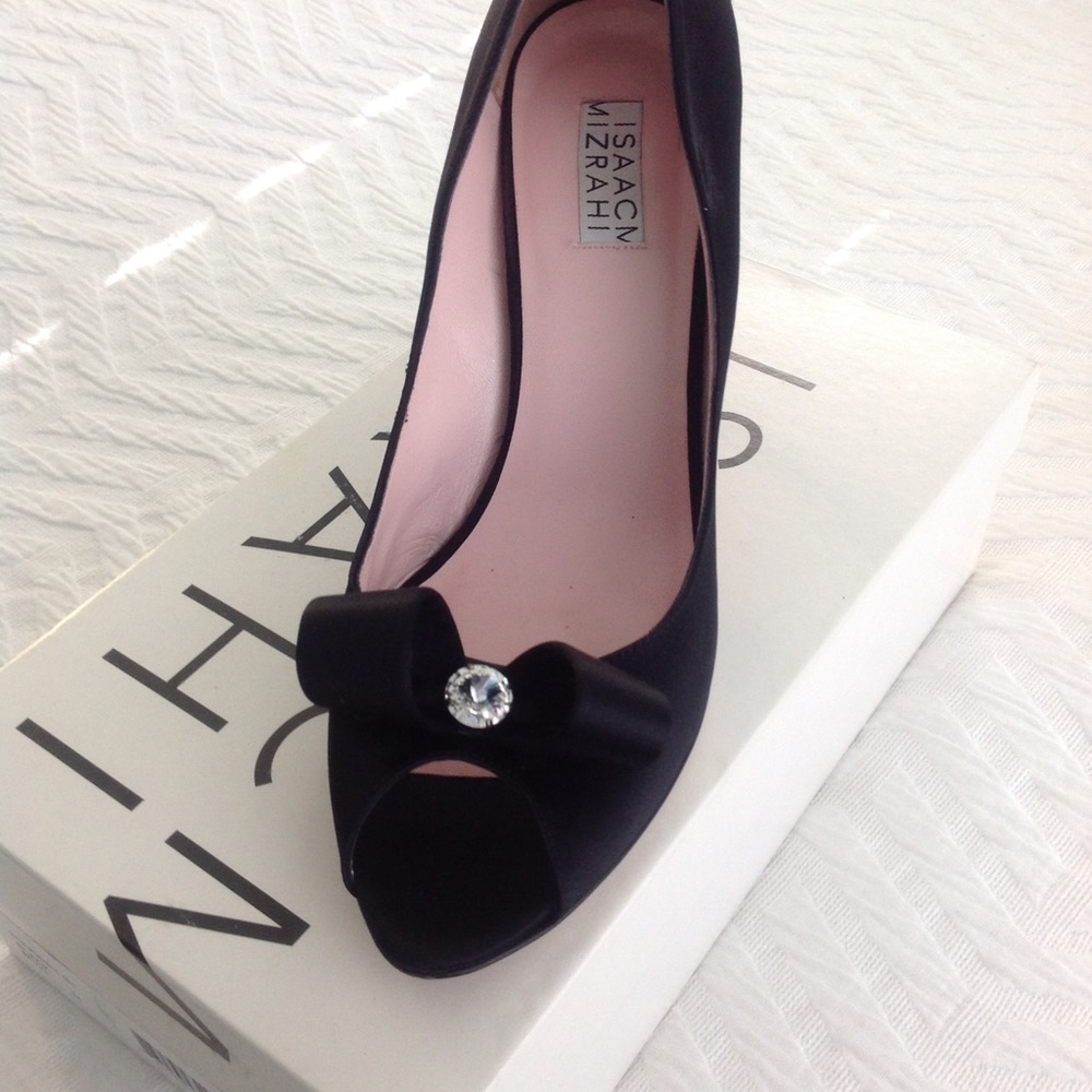 Isaac Mizrahi satin dress shoes